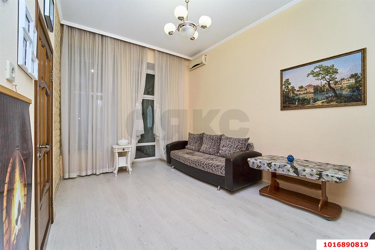 Фото №6: 5+-комнатная квартира 200&nbsp;м², 2/2&nbsp;эт. - Краснодар, Центральный внутригородской округ, мкр. Центральный, ул. Красноармейская, 4