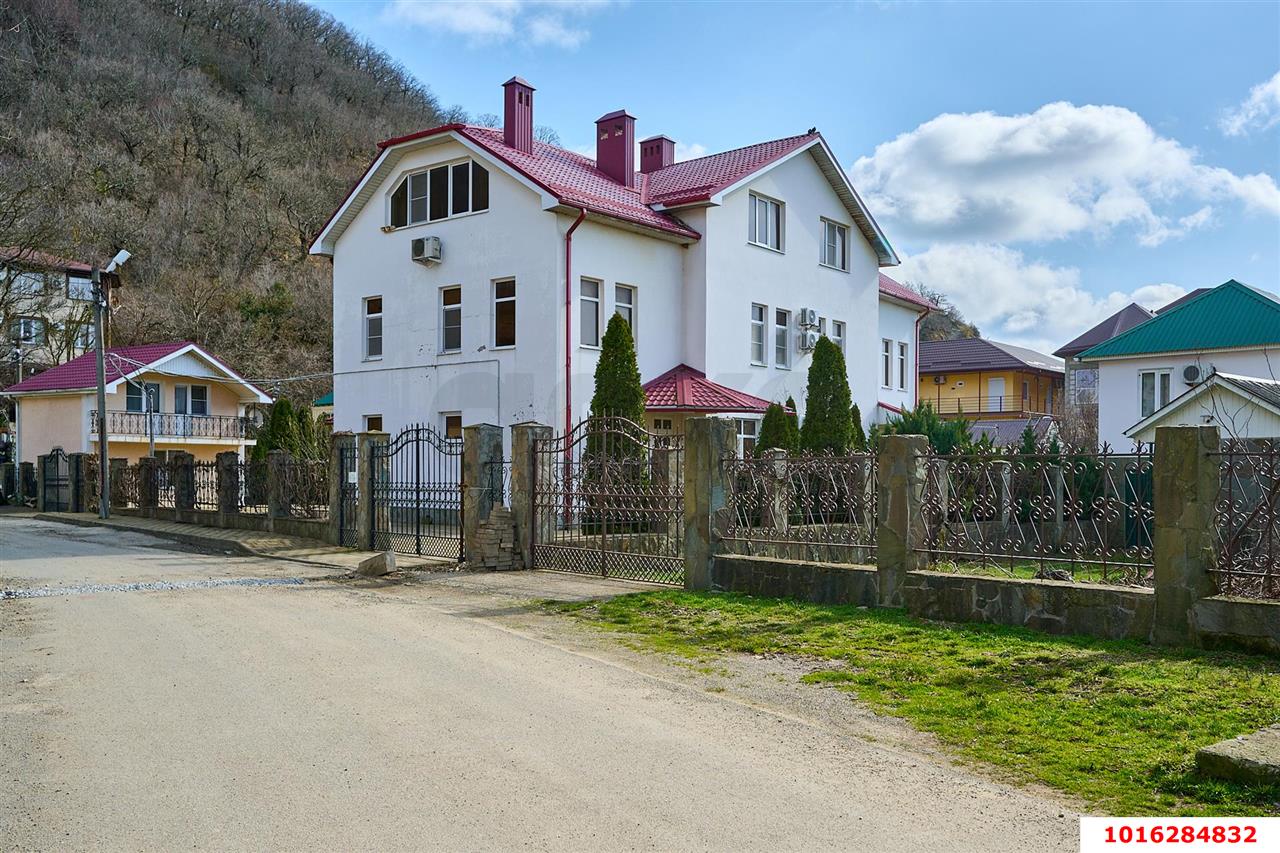 Фото №8: Дом 453&nbsp;м² + 5&nbsp;сот., 3&nbsp;эт. - Архипо-Осиповка, ул. Гоголя, 25