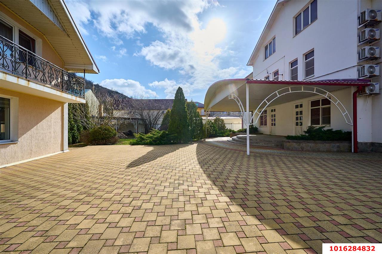 Фото №10: Дом 453&nbsp;м² + 5&nbsp;сот., 3&nbsp;эт. - Архипо-Осиповка, ул. Гоголя, 25