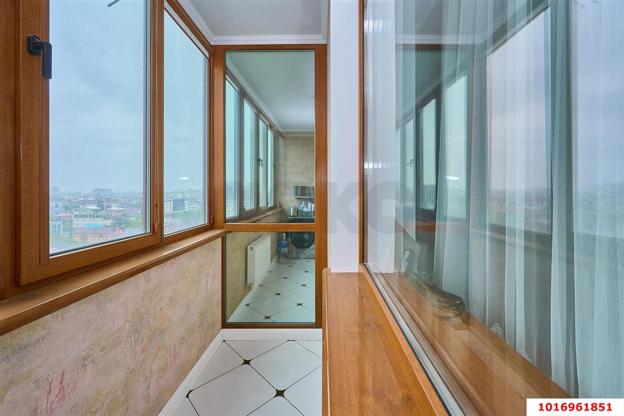 Фото №8: 2-комнатная квартира 80&nbsp;м², 10/16&nbsp;эт. - Краснодар, Западный внутригородской округ, мкр. Кожзавод, ул. Володи Головатого, 174