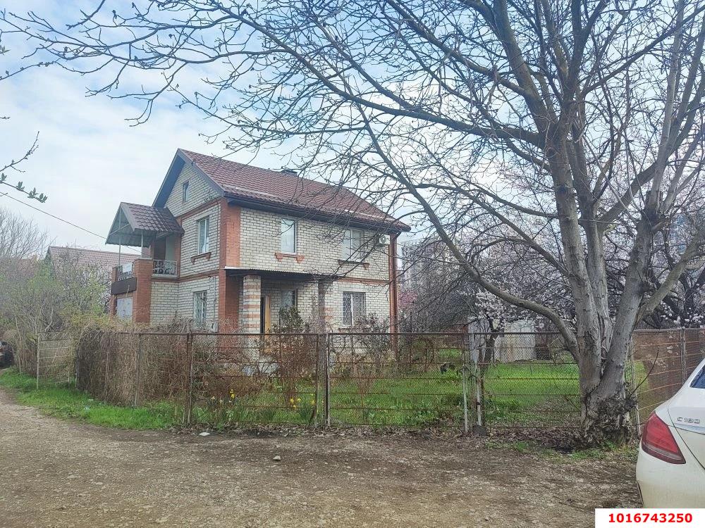 Фото №1: Дом 148&nbsp;м² + 10&nbsp;сот., 2&nbsp;эт. - Краснодар, Прикубанский внутригородской округ, Сады Калинина, ст Животновод, ул. Грушевая, 292
