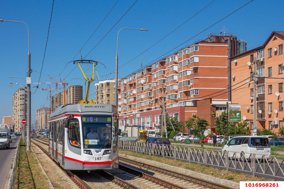 Фото №1: 2-комнатная квартира 65&nbsp;м², 3/9&nbsp;эт. - Краснодар, Прикубанский внутригородской округ, мкр. Музыкальный, ул. имени Мусоргского М.П., 26к2