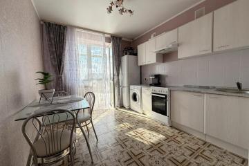 Фото №1: 2-комнатная квартира 60 м², 8/9 эт. - Российский, мкр. Прикубанский внутригородской округ, ул. Заводовского, 23
