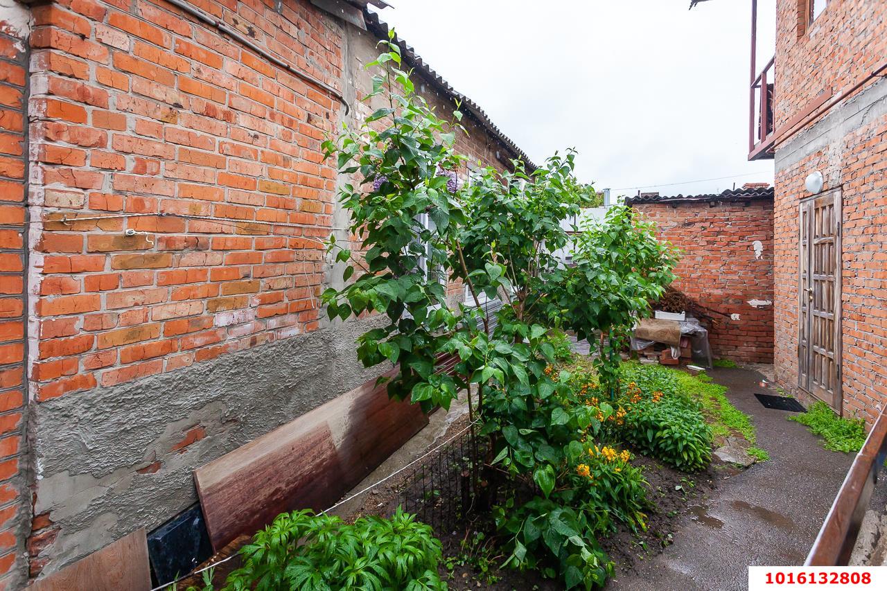 Фото №5: 2-комнатная квартира 45&nbsp;м², 1/1&nbsp;эт. - Краснодар, Западный внутригородской округ, мкр. Центральный, ул. Фрунзе, 110