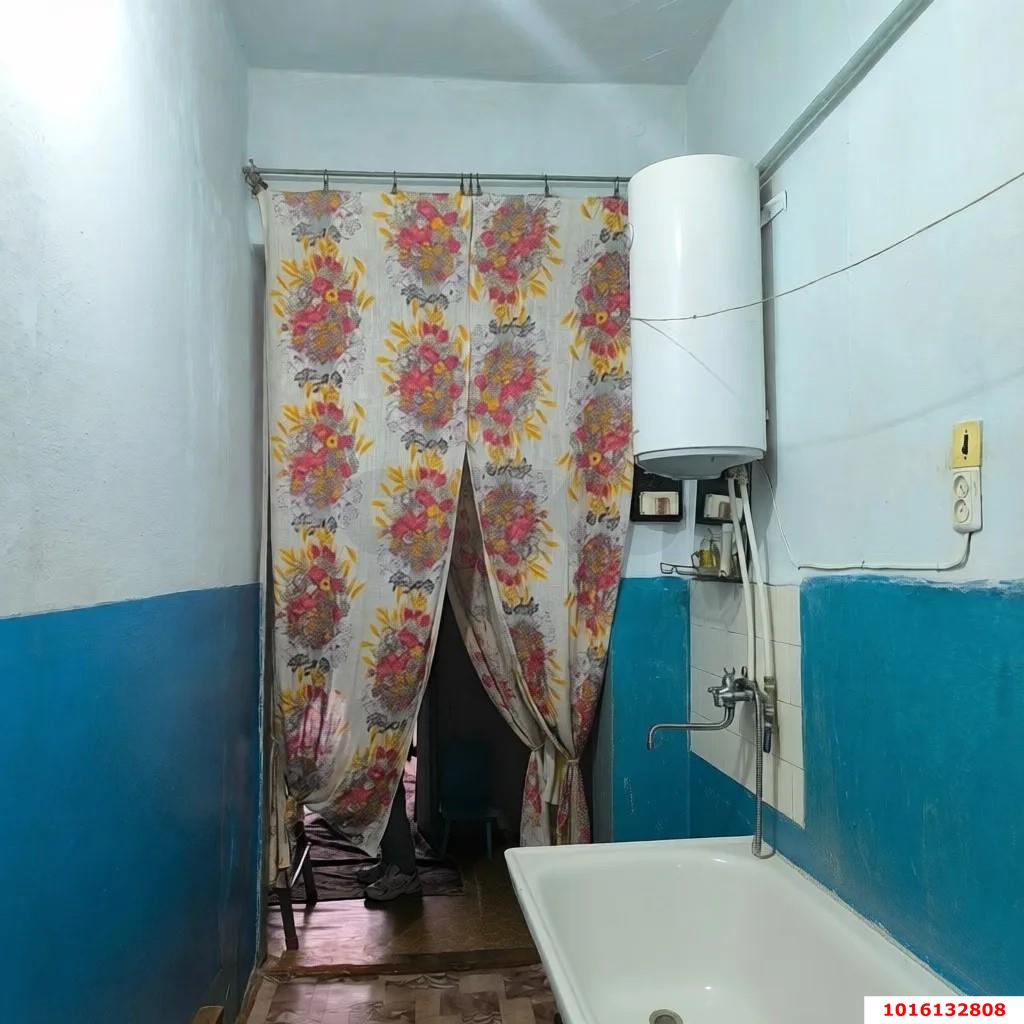 Фото №9: 2-комнатная квартира 45&nbsp;м², 1/1&nbsp;эт. - Краснодар, Западный внутригородской округ, мкр. Центральный, ул. Фрунзе, 110