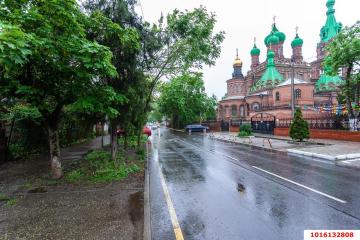 Фото №1: 2-комнатная квартира 40 м², 1/1 эт. - Краснодар, мкр. Центральный, ул. Фрунзе, 110
