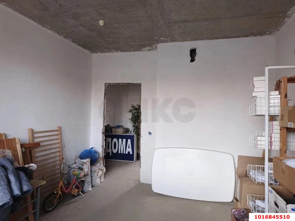 Фото №1: 2-комнатная квартира 65&nbsp;м², 1/10&nbsp;эт. - Краснодар, Прикубанский внутригородской округ, мкр. Краевая Клиническая Больница, ул. Восточно-Кругликовская, 76/1