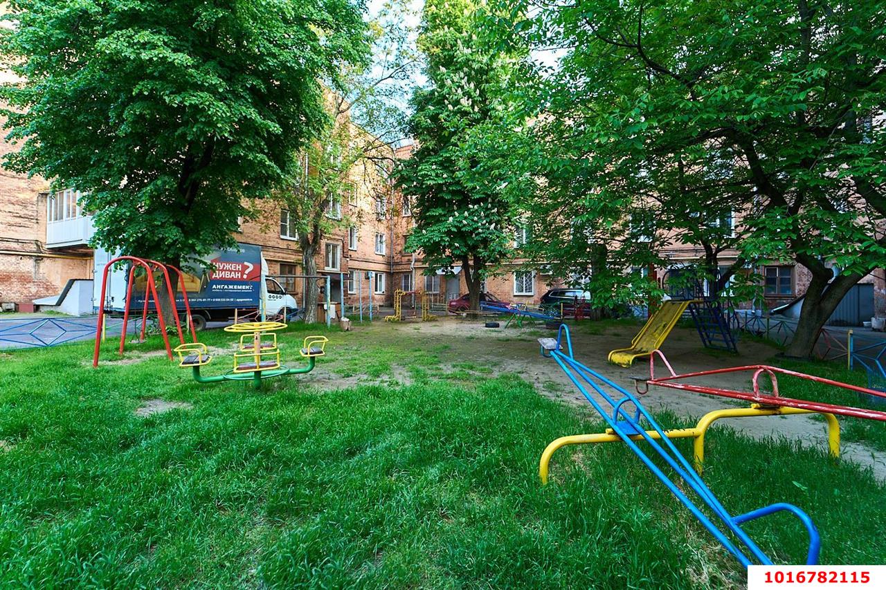 Фото №4: 3-комнатная квартира 55&nbsp;м², 2/4&nbsp;эт. - Краснодар, Центральный внутригородской округ, мкр. Центральный, ул. Митрофана Седина, 2