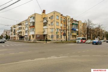 Фото №1: 3-комнатная квартира 35&nbsp;м², 2/4&nbsp;эт. - Краснодар, мкр. Центральный, ул. Митрофана Седина, 2