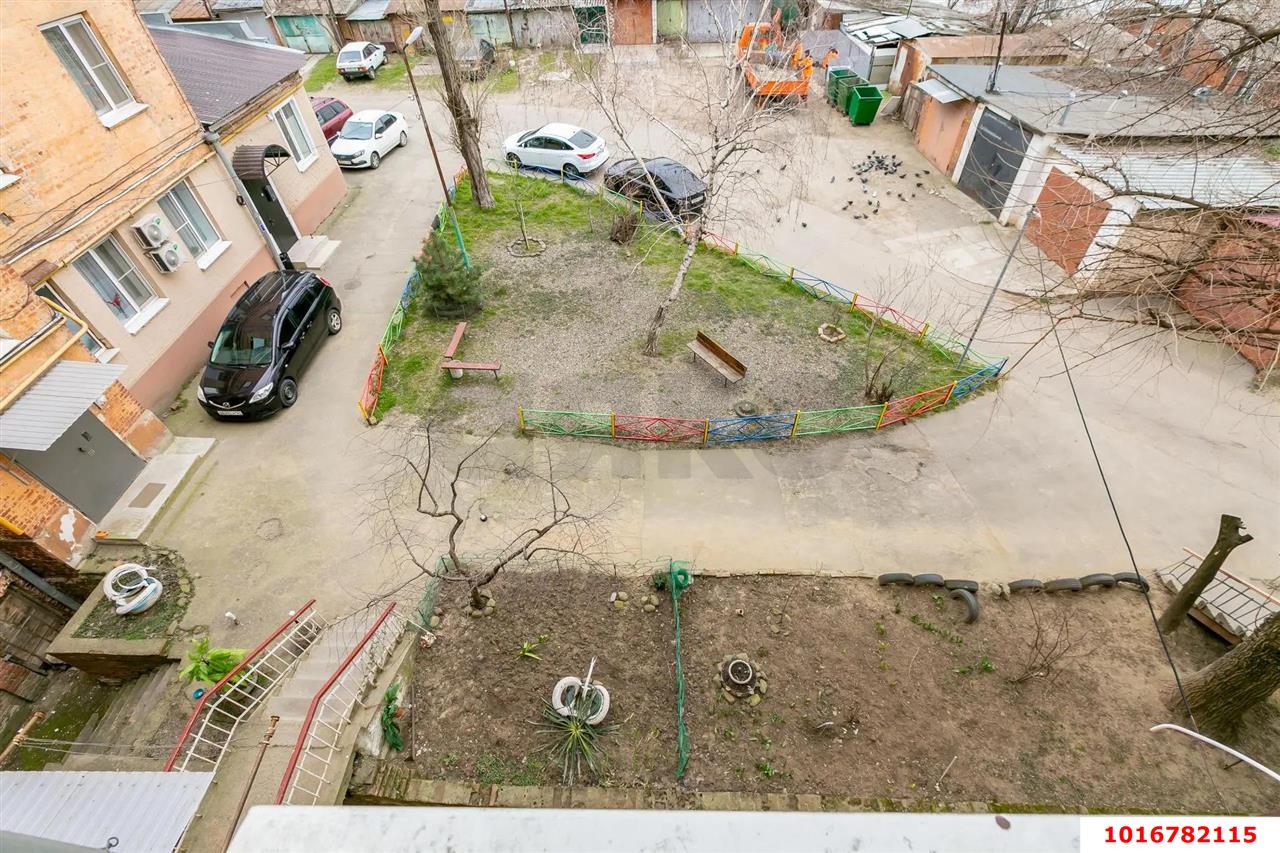 Фото №6: 3-комнатная квартира 55&nbsp;м², 2/4&nbsp;эт. - Краснодар, Центральный внутригородской округ, мкр. Центральный, ул. Митрофана Седина, 2
