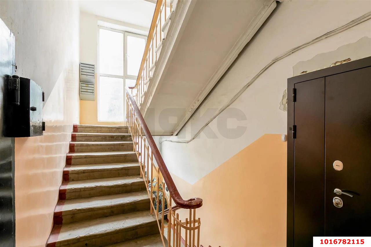 Фото №5: 3-комнатная квартира 55&nbsp;м², 2/4&nbsp;эт. - Краснодар, Центральный внутригородской округ, мкр. Центральный, ул. Митрофана Седина, 2