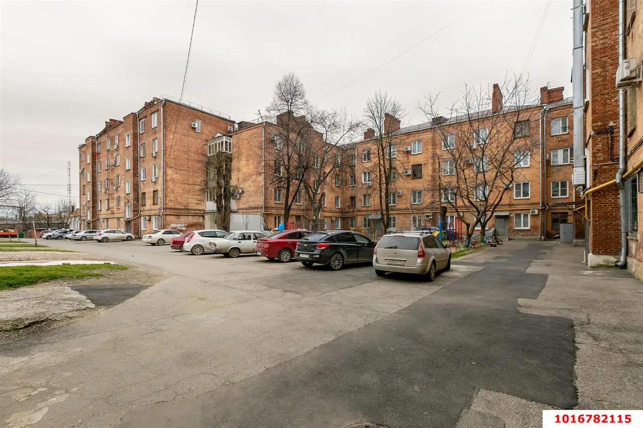 Фото №2: 3-комнатная квартира 55&nbsp;м², 2/4&nbsp;эт. - Краснодар, Центральный внутригородской округ, мкр. Центральный, ул. Митрофана Седина, 2