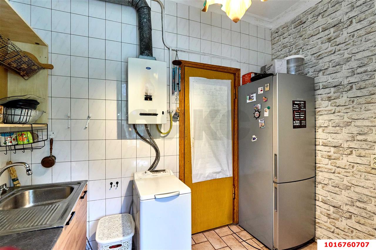 Фото №9: 3-комнатная квартира 53&nbsp;м², 2/3&nbsp;эт. - Краснодар, Центральный внутригородской округ, Покровка, мкр. Центральный, ул. Володарского, 8