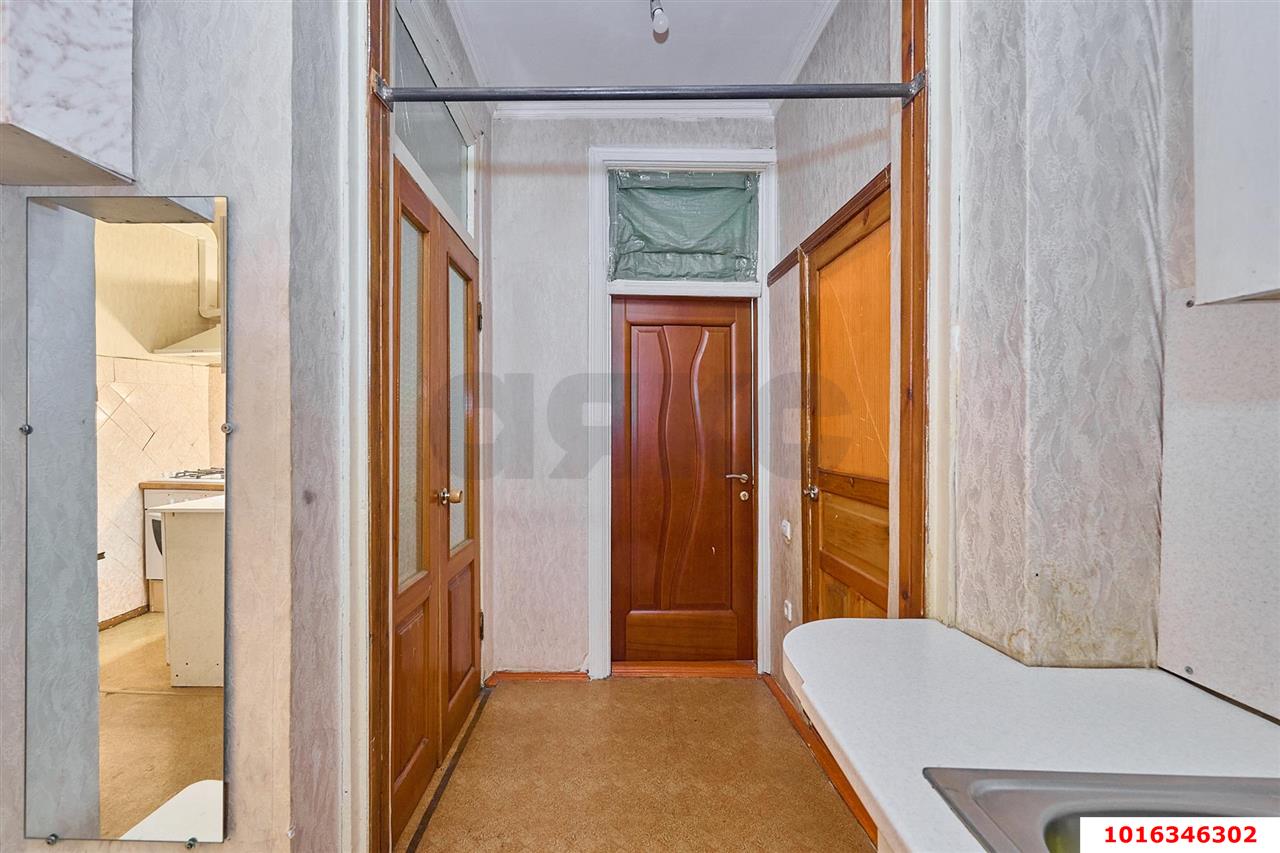 Фото №8: 1-комнатная квартира 36&nbsp;м², 2/2&nbsp;эт. - Краснодар, Центральный внутригородской округ, мкр. Центральный, ул. имени Пушкина, 47