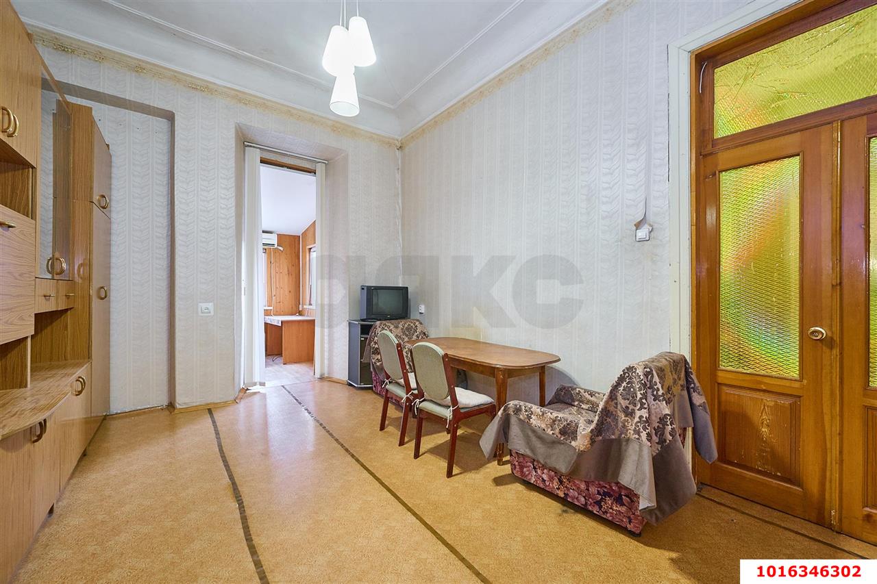 Фото №4: 1-комнатная квартира 36&nbsp;м², 2/2&nbsp;эт. - Краснодар, Центральный внутригородской округ, мкр. Центральный, ул. имени Пушкина, 47