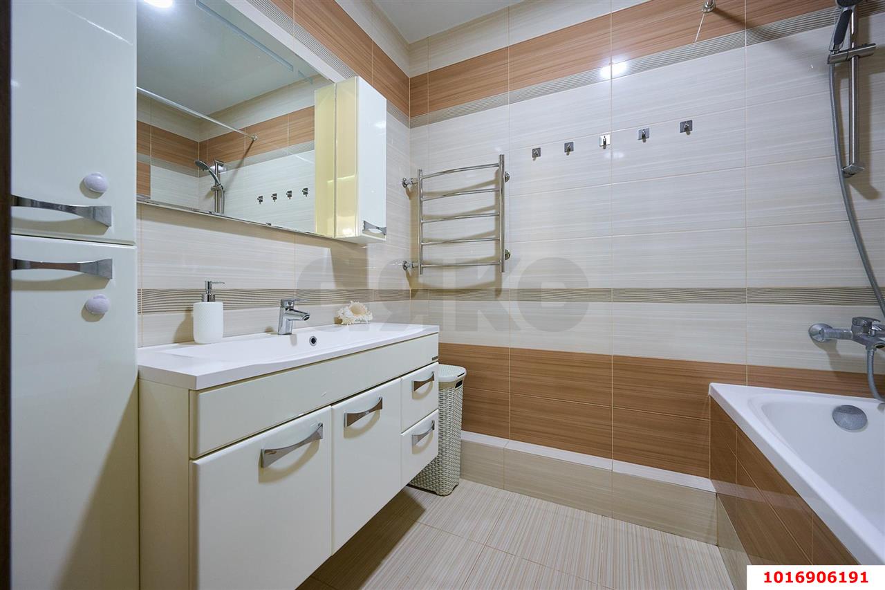 Фото №12: 2-комнатная квартира 62&nbsp;м², 3/16&nbsp;эт. - Краснодар, Западный внутригородской округ, ЖК Новый Город, мкр. Юбилейный, б-р Клары Лучко, 4