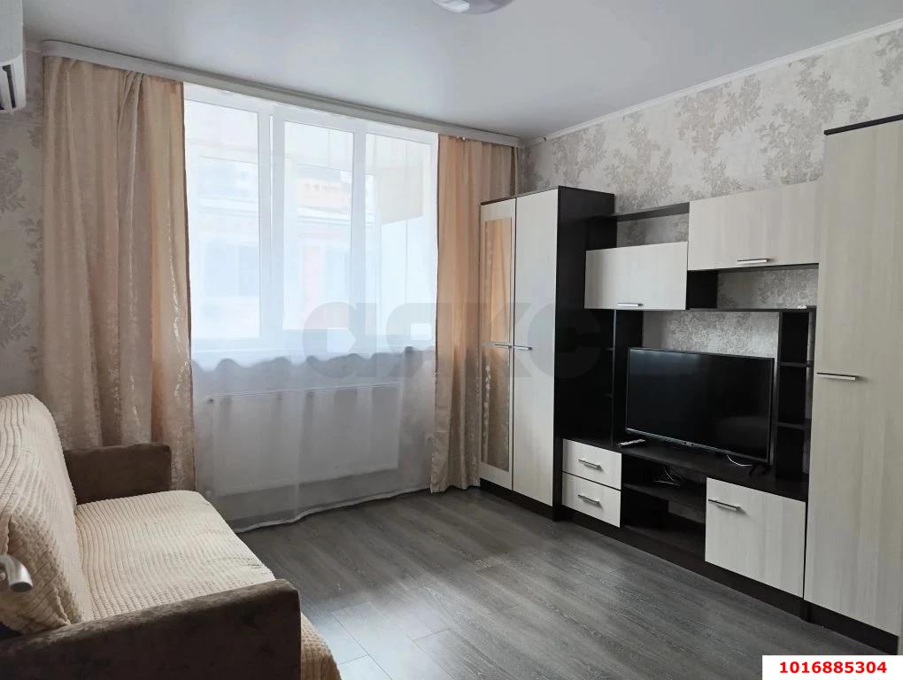 Фото №2: 1-комнатная квартира 41&nbsp;м², 3/3&nbsp;эт. - Краснодар, Прикубанский внутригородской округ, Калинино, имени Петра Метальникова, мкр. ЖК Арбатский, ул. Цезаря Куникова, 18лит4