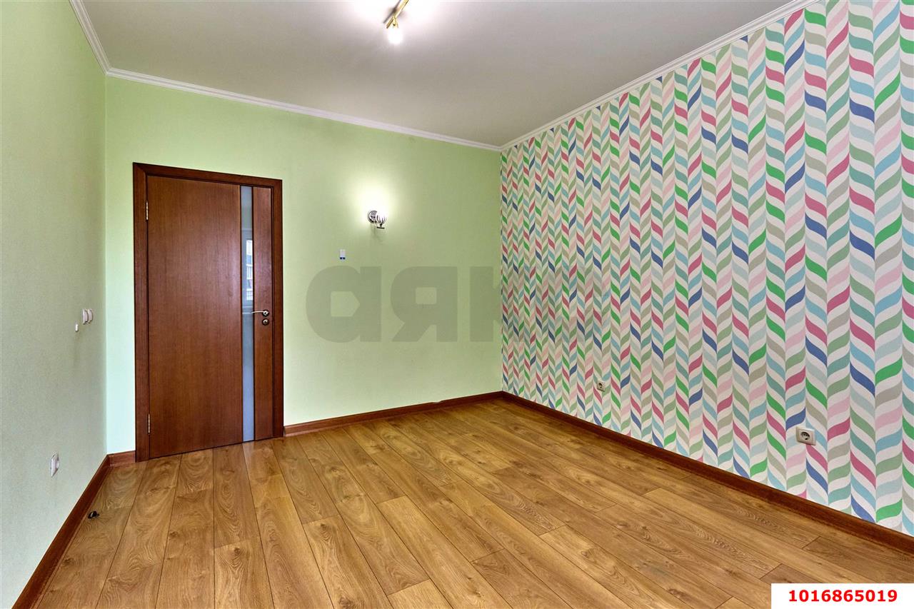 Фото №10: 3-комнатная квартира 103&nbsp;м², 3/14&nbsp;эт. - Краснодар, Прикубанский внутригородской округ, Отделение № 1 совхоза Солнечный, мкр. Фестивальный, ул. Атарбекова, 5
