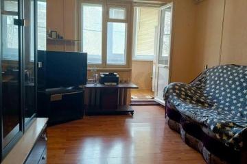 Фото №1: 3-комнатная квартира 55&nbsp;м², 2/5&nbsp;эт. - Краснодар, мкр. Центральный, ул. Индустриальная, 54