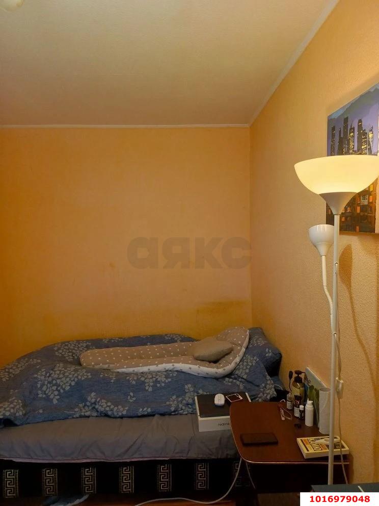 Фото №9: 3-комнатная квартира 59&nbsp;м², 2/5&nbsp;эт. - Краснодар, Западный внутригородской округ, Горгаз, мкр. Центральный, ул. Индустриальная, 54