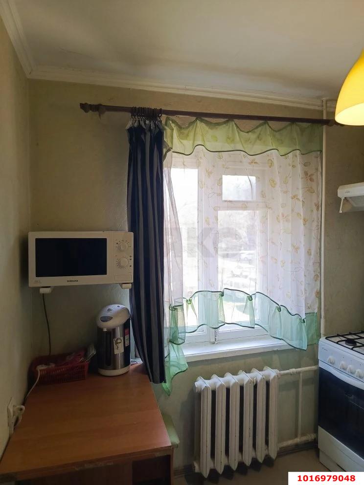 Фото №2: 3-комнатная квартира 59&nbsp;м², 2/5&nbsp;эт. - Краснодар, Западный внутригородской округ, Горгаз, мкр. Центральный, ул. Индустриальная, 54