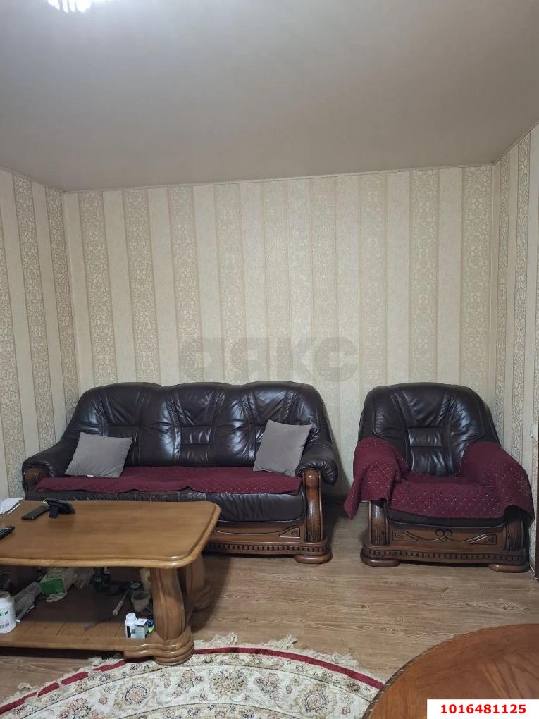Фото №9: 4-комнатная квартира 59&nbsp;м², 2/5&nbsp;эт. - Краснодар, Центральный внутригородской округ, мкр. Центральный, ул. Хакурате, 7