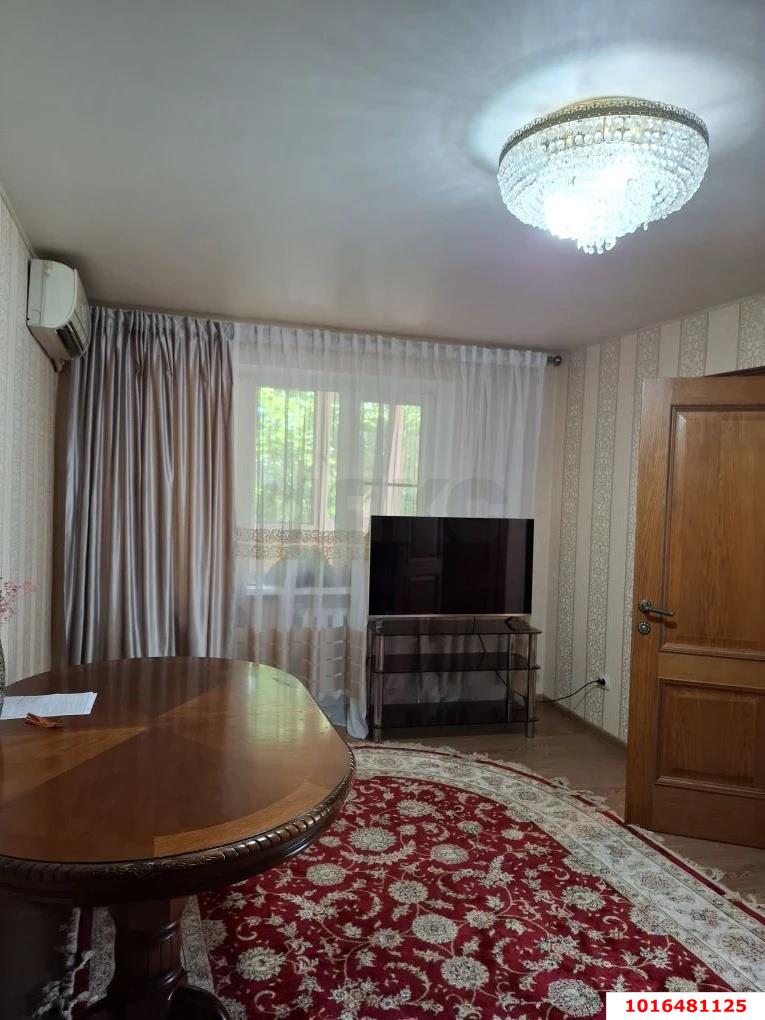 Фото №5: 4-комнатная квартира 59&nbsp;м², 2/5&nbsp;эт. - Краснодар, Центральный внутригородской округ, мкр. Центральный, ул. Хакурате, 7