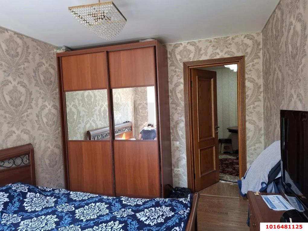 Фото №6: 4-комнатная квартира 59&nbsp;м², 2/5&nbsp;эт. - Краснодар, Центральный внутригородской округ, мкр. Центральный, ул. Хакурате, 7
