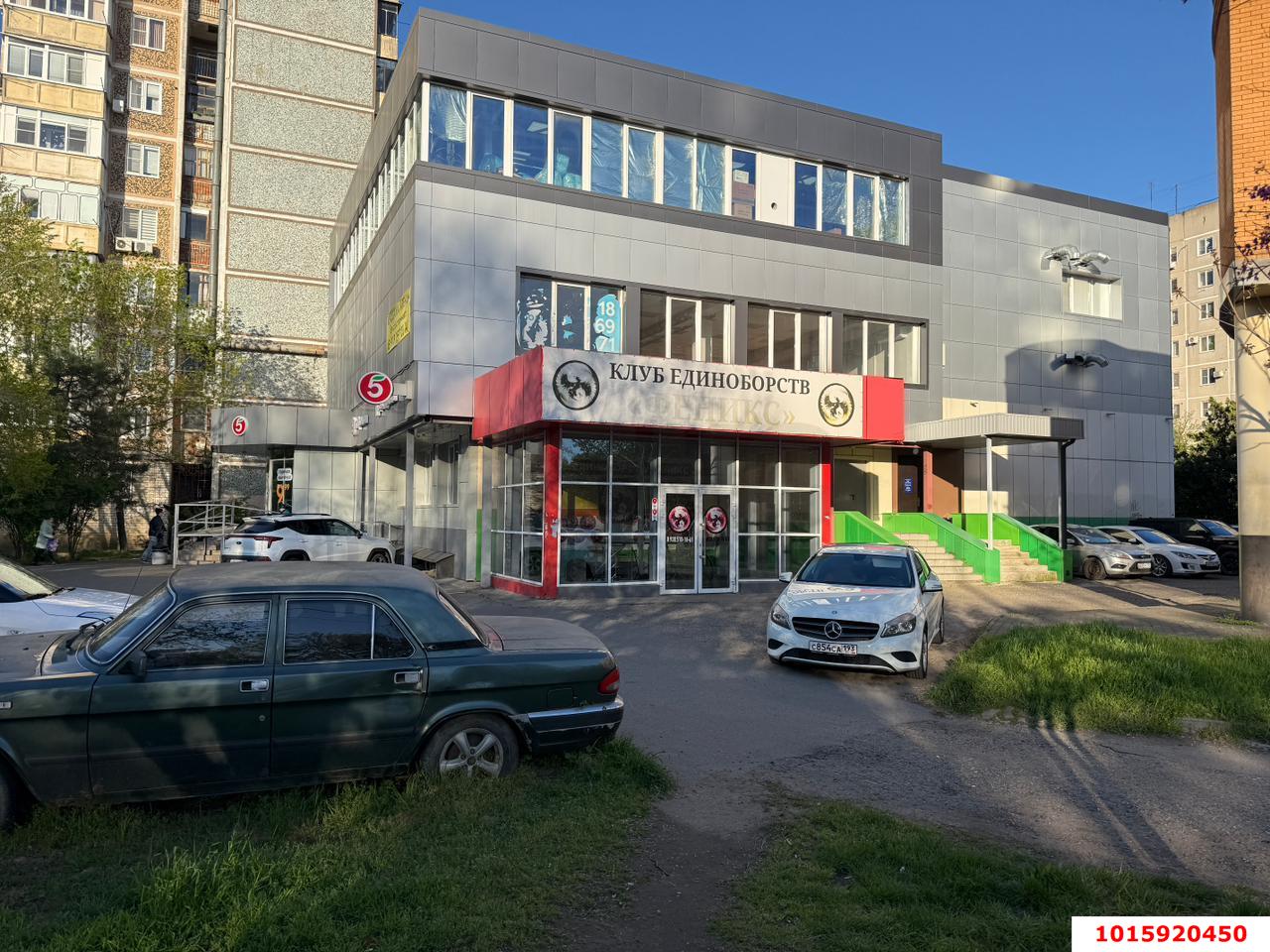 Фото №1: Торговое помещение 660&nbsp;м², 1/3&nbsp;эт. - Краснодар, Западный внутригородской округ, мкр. Юбилейный, ул. 70-летия Октября, 20/3
