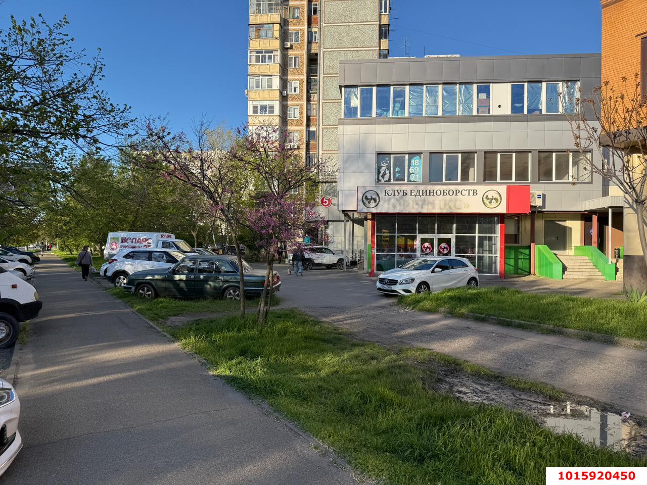 Фото №2: Торговое помещение 660&nbsp;м², 1/3&nbsp;эт. - Краснодар, Западный внутригородской округ, мкр. Юбилейный, ул. 70-летия Октября, 20/3