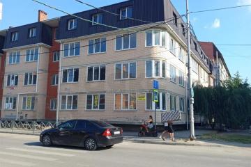 Фото №1: 2-комнатная квартира 60 м², 2/5 эт. - Российский, мкр. Прикубанский внутригородской округ, ул. Ратной Славы, 46