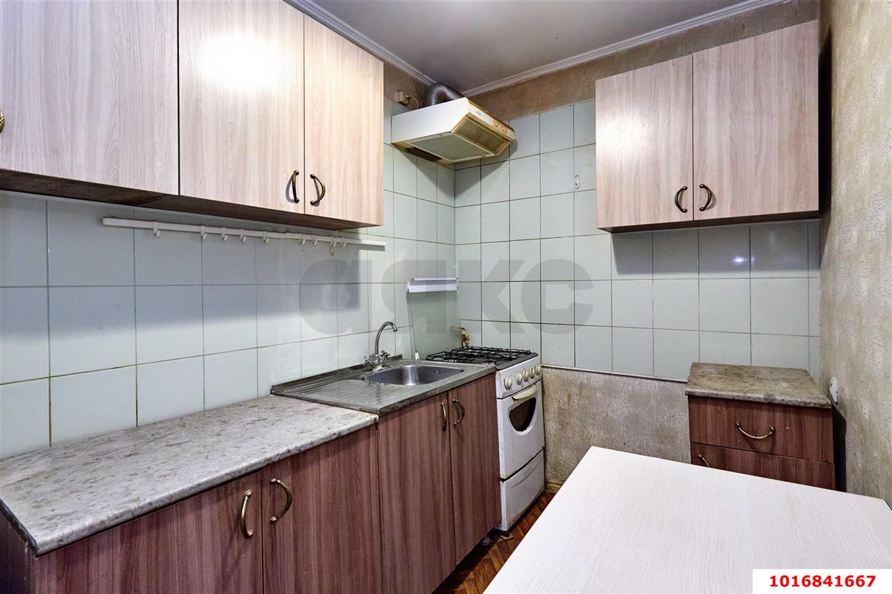 Фото №6: 2-комнатная квартира 46&nbsp;м², 2/2&nbsp;эт. - Краснодар, Прикубанский внутригородской округ, мкр. Славянский, ул. имени Толстого, 38