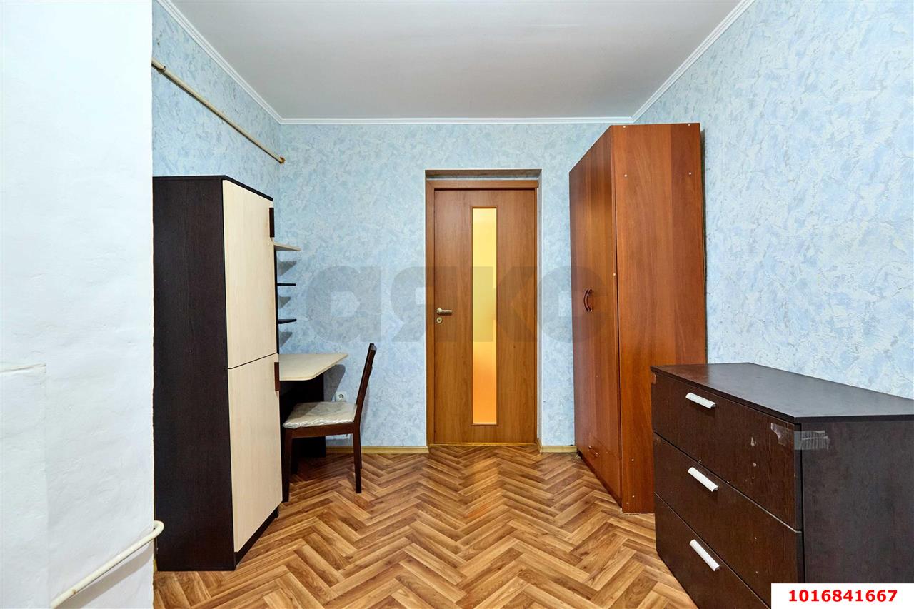 Фото №4: 2-комнатная квартира 46&nbsp;м², 2/2&nbsp;эт. - Краснодар, Прикубанский внутригородской округ, мкр. Славянский, ул. имени Толстого, 38