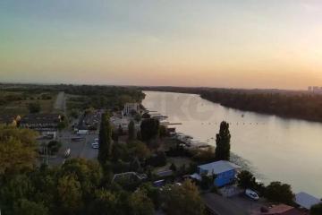 Фото №1: 1-комнатная квартира 45 м², 14/17 эт. - Краснодар, мкр. ЖК Речной Бриз, ул. Парусная, 10к1