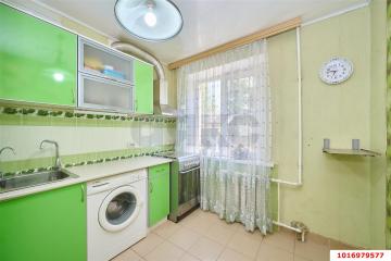 Фото №1: 3-комнатная квартира 58 м², 1/5 эт. - Краснодар, мкр. Черёмушки, ул. Айвазовского, 50