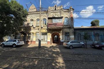 Фото №1: 2-комнатная квартира 30 м², 2/2 эт. - Краснодар, мкр. Центральный, ул. Коммунаров, 110