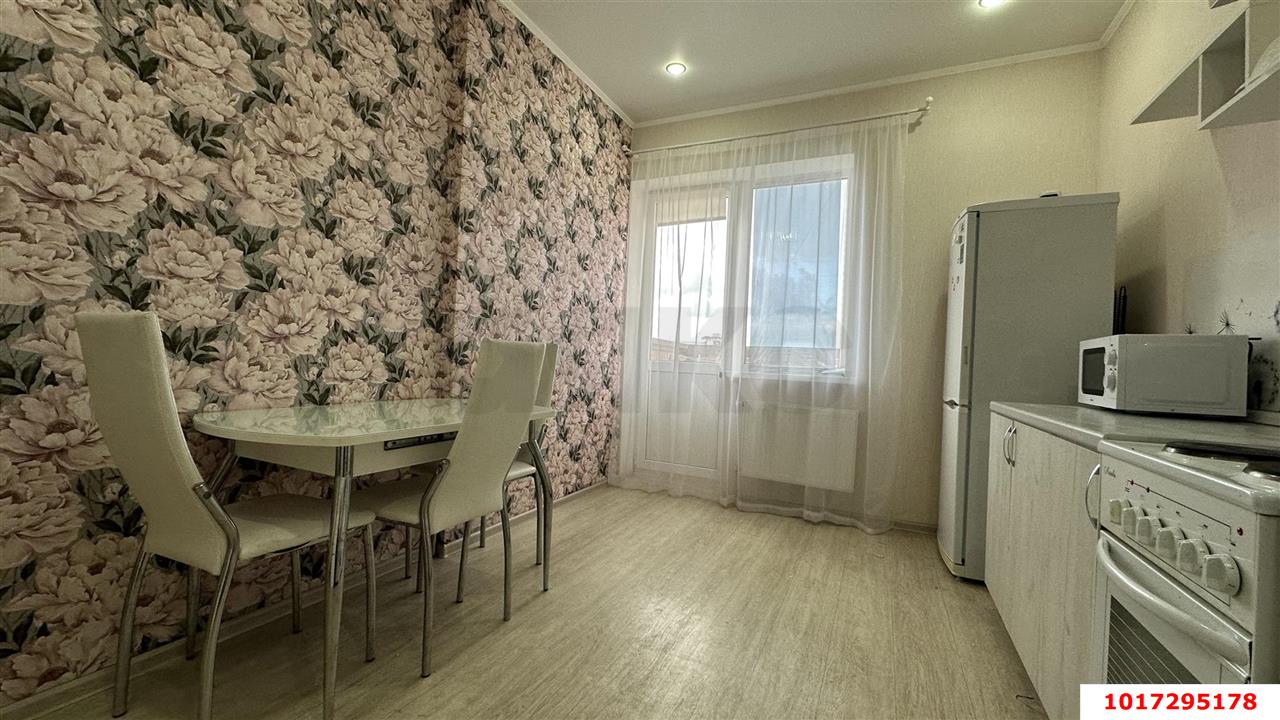 Фото №1: 1-комнатная квартира 40&nbsp;м², 16/20&nbsp;эт. - Краснодар, Прикубанский внутригородской округ, мкр. ЖК Красная Площадь, ул. Кореновская, 57к2