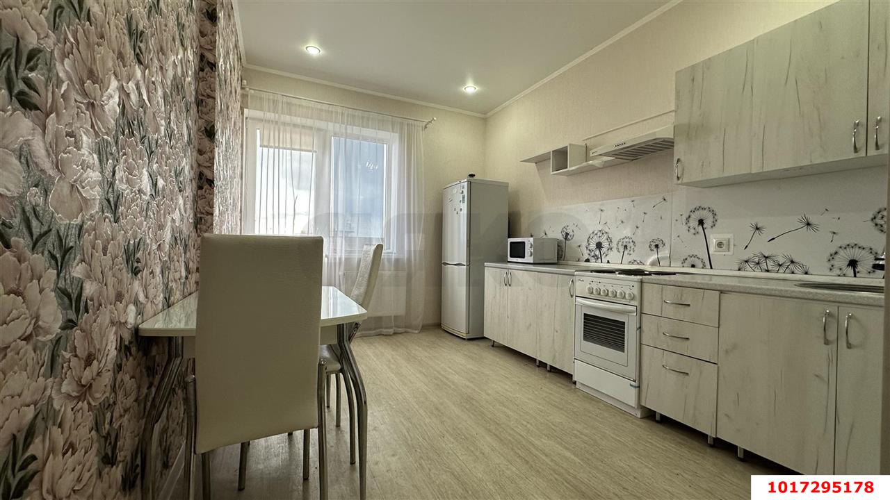 Фото №2: 1-комнатная квартира 40&nbsp;м², 16/20&nbsp;эт. - Краснодар, Прикубанский внутригородской округ, мкр. ЖК Красная Площадь, ул. Кореновская, 57к2