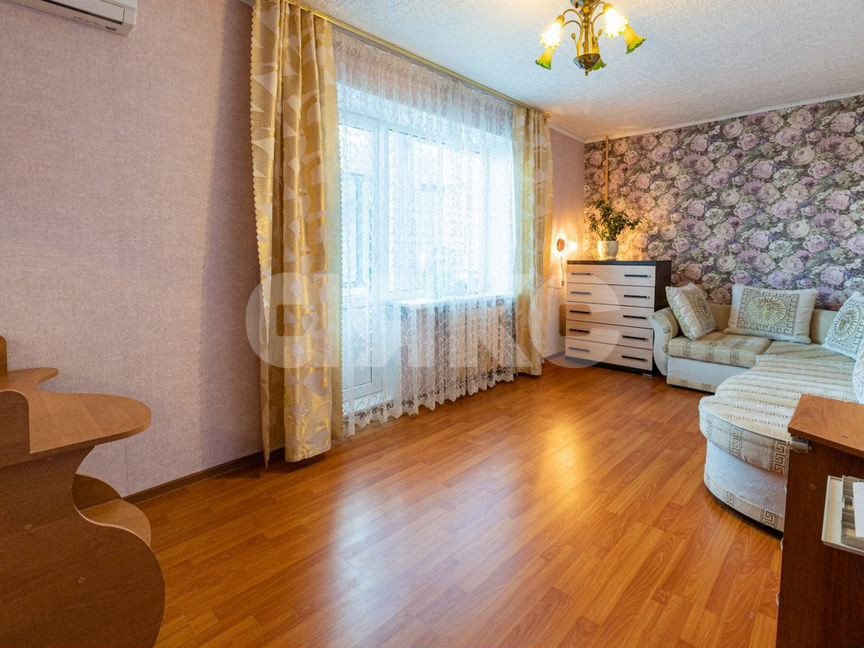 Фото №1: 2-комнатная квартира 47&nbsp;м², 3/5&nbsp;эт. - Геленджик, ул. Калинина, 1