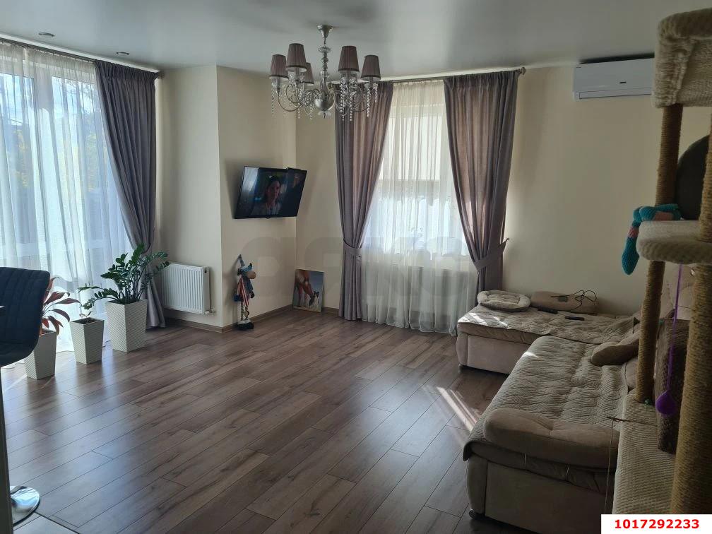 Фото №2: Дом 182&nbsp;м² + 4&nbsp;сот., 2&nbsp;эт. - Кореновск, мкр. 1-й квартал, ул. Космонавтов, 10