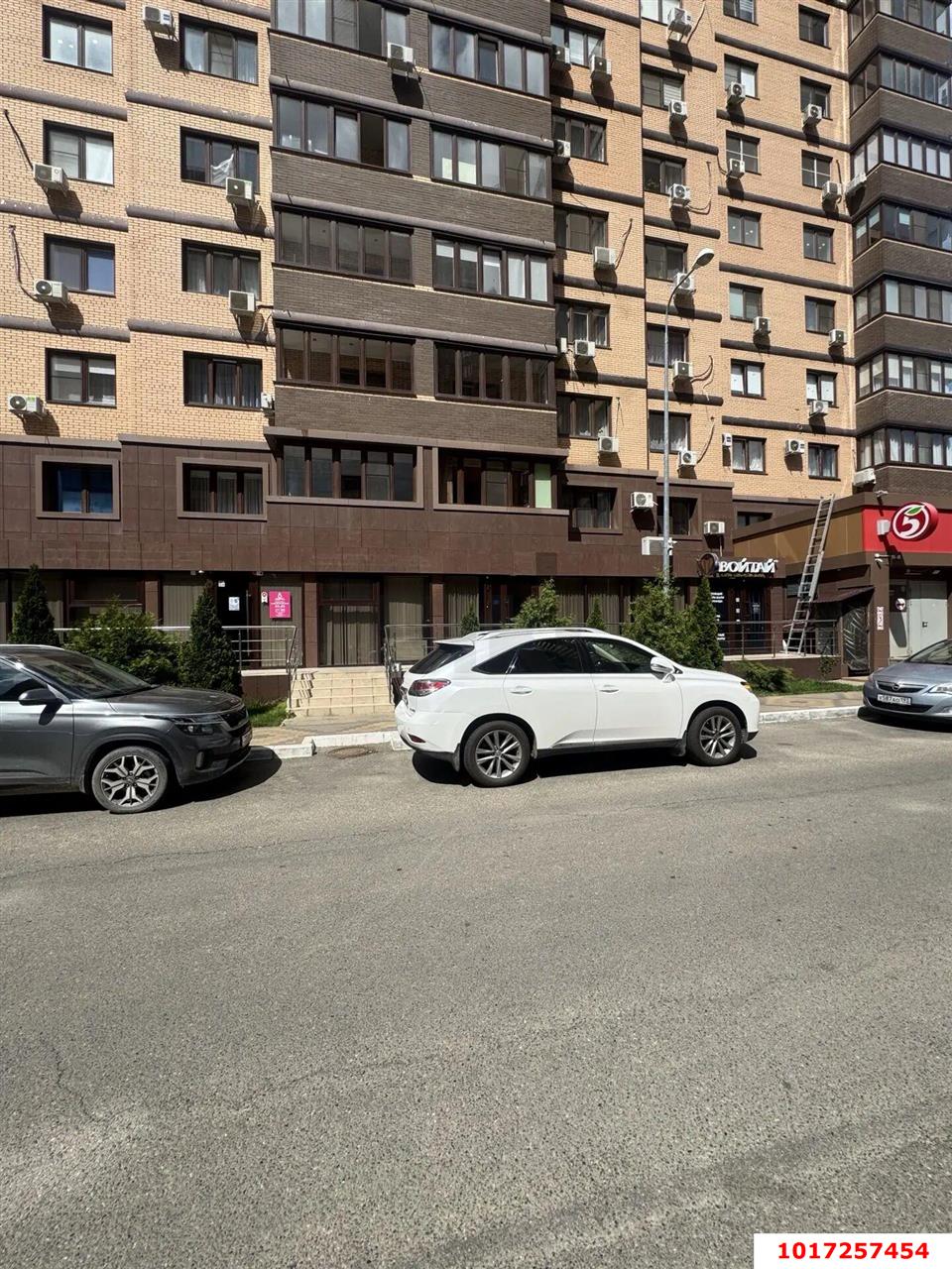 Фото №14: Офисное помещение 143&nbsp;м², 1/21&nbsp;эт. - Краснодар, Западный внутригородской округ, ЖК Октябрьский, мкр. Центральный, ул. Октябрьская, 181/2