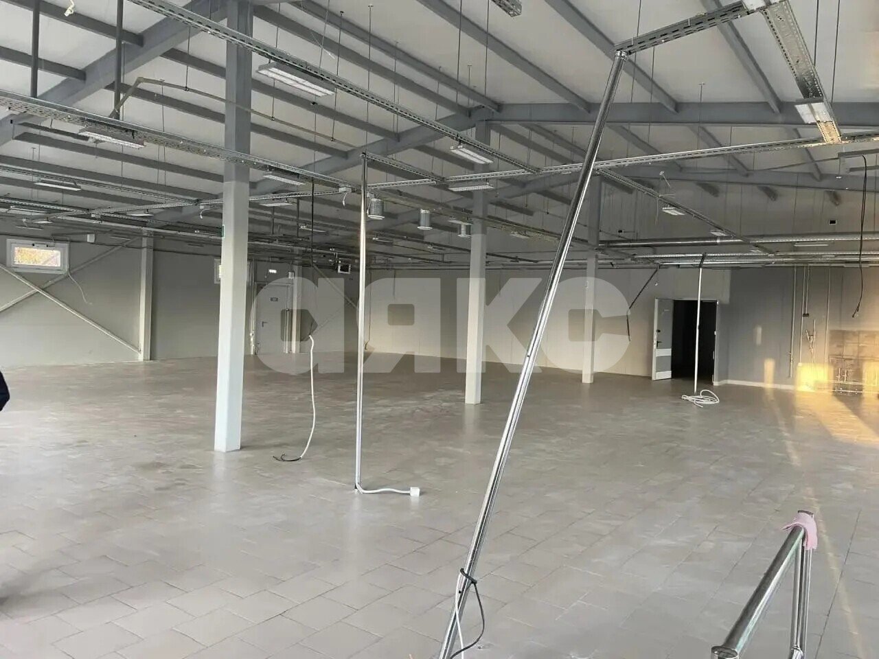 Фото №6: Коммерция 488&nbsp;м², 1/1&nbsp;эт. - Парковый, ул. Юности, 3