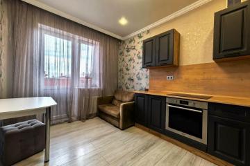 Фото №1: 1-комнатная квартира 41&nbsp;м², 5/6&nbsp;эт. - Новая Адыгея, мкр. жилой комплекс Родной Дом, ул. Бжегокайская, 31/7А