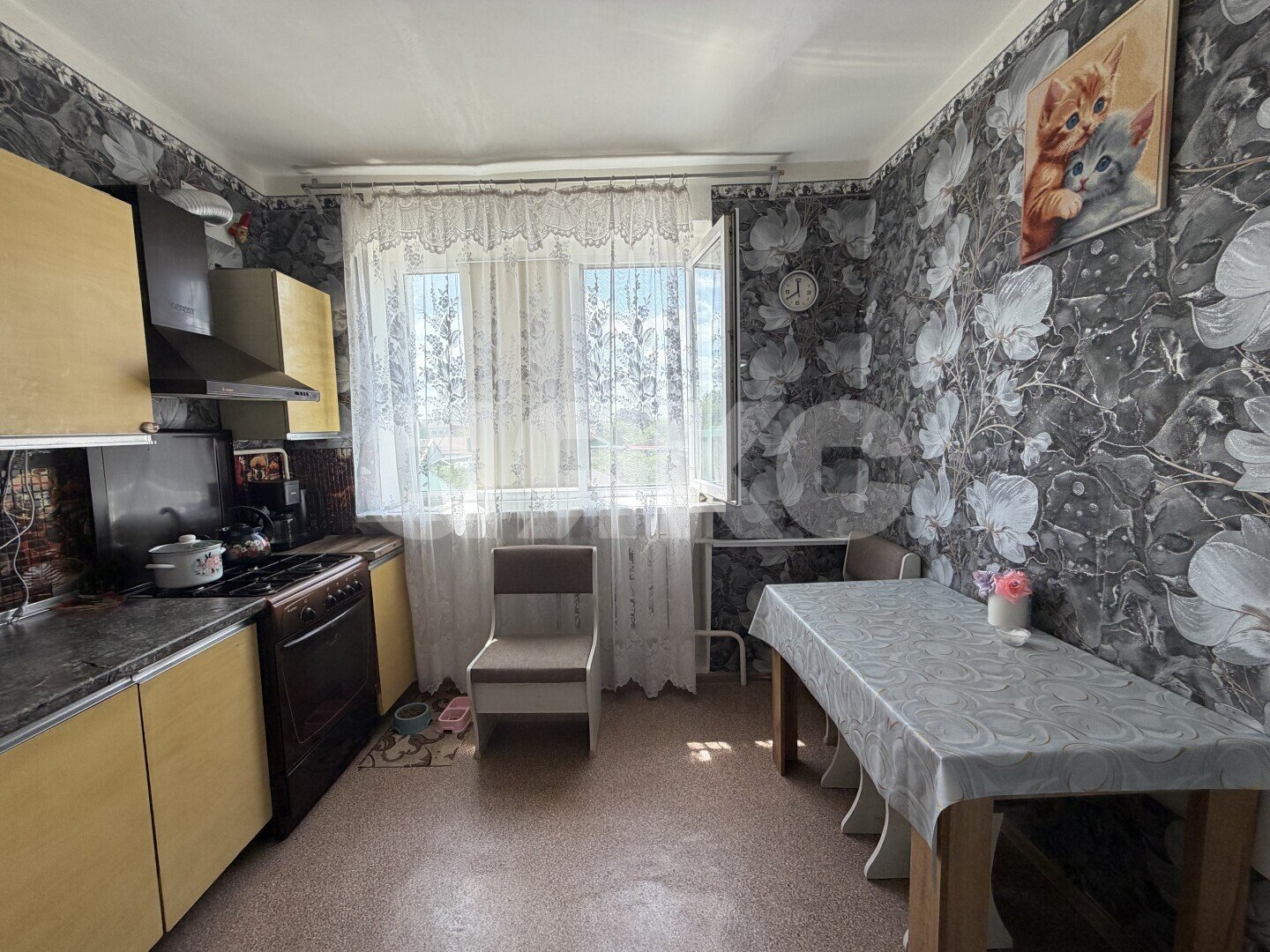 Фото №1: 3-комнатная квартира 63&nbsp;м², 3/3&nbsp;эт. - Кореновск, мкр. 2-й квартал, ул. Горького, 105