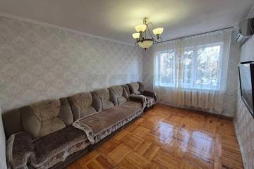 Фото №1: 2-комнатная квартира 45 м², 3/5 эт. - Краснодар, мкр. Школьный, ул. Школьная, 11
