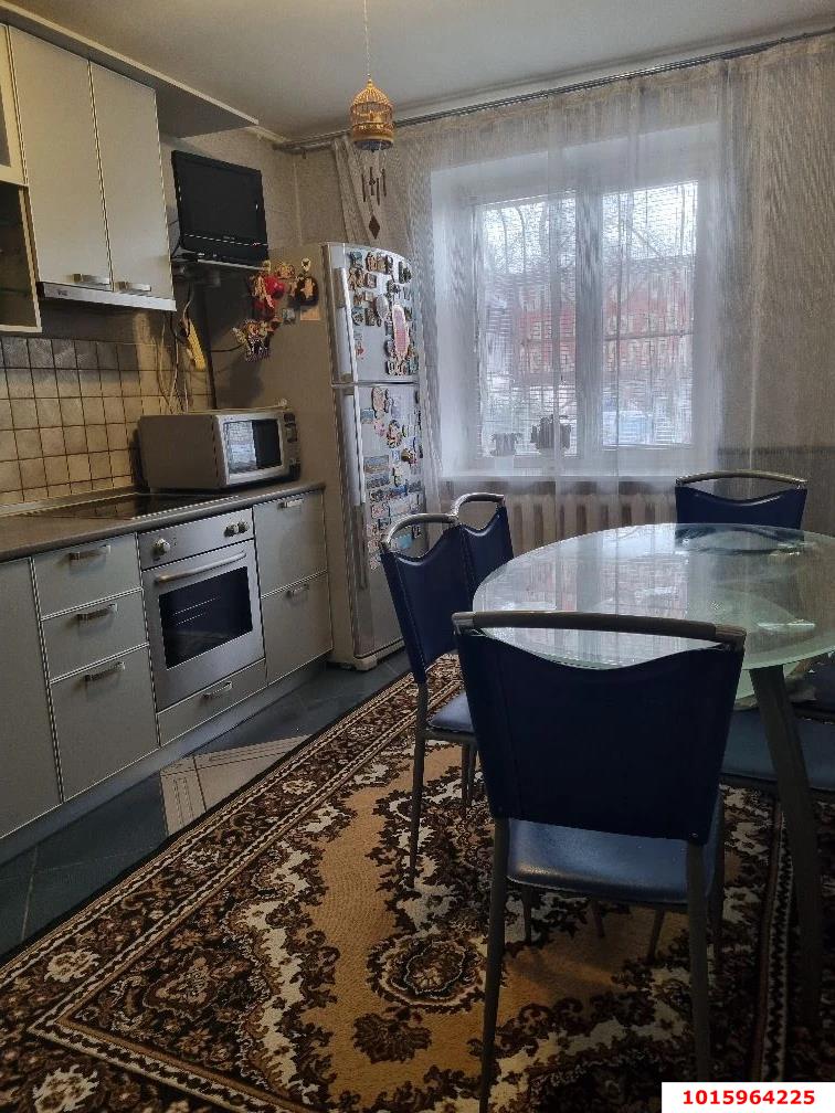 Фото №3: 2-комнатная квартира 64&nbsp;м², 1/10&nbsp;эт. - Краснодар, Прикубанский внутригородской округ, Отделение № 1 совхоза Солнечный, мкр. Фестивальный, ул. Яна Полуяна, 2