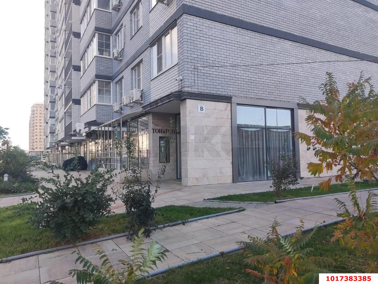 Фото №1: Торговое помещение 43&nbsp;м², 1/17&nbsp;эт. - Краснодар, Прикубанский внутригородской округ, имени Петра Метальникова, мкр. ЖК Выше, ул. Евгении Жигуленко, 25к3