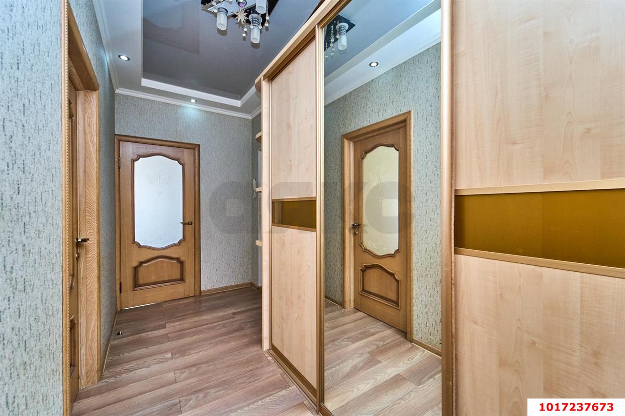 Фото №2: 2-комнатная квартира 67&nbsp;м², 2/6&nbsp;эт. - Краснодар, Прикубанский внутригородской округ, Калинино, мкр. Завод Радиоизмерительных Приборов, пер. Гаражный, 12/4