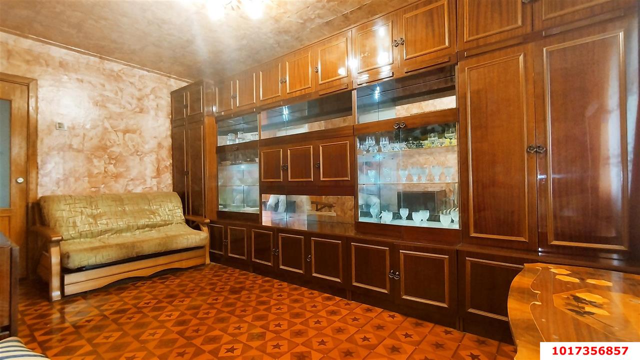 Фото №1: 2-комнатная квартира 46&nbsp;м², 4/5&nbsp;эт. - Краснодар, Карасунский внутригородской округ, мкр. Черёмушки, ул. Селезнёва, 84