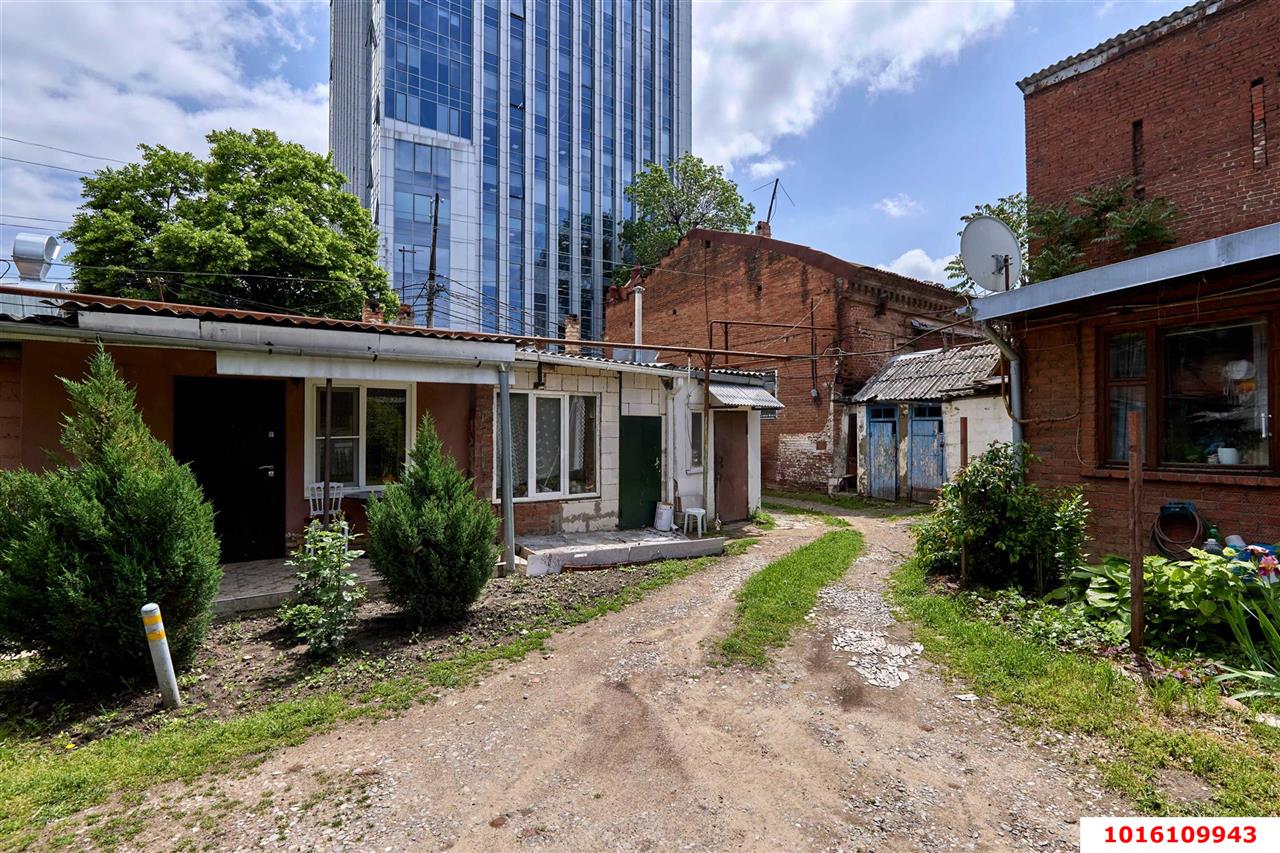 Фото №13: 2-комнатная квартира 46&nbsp;м², 1/1&nbsp;эт. - Краснодар, Центральный внутригородской округ, мкр. Центральный, ул. Коммунаров, 72